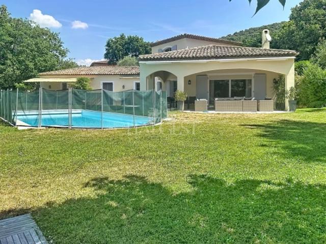 Villa Lumineuse avec Piscine – Entre La Turbie et Monaco!