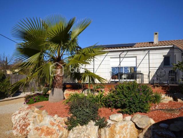 Villa lumineuse avec piscine