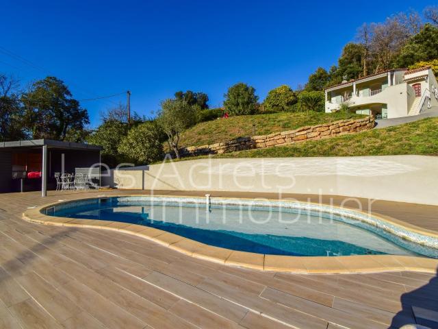 Villa lumineuse dominant l’Estérel, vue exceptionnelle 138m² Les Adrets de l'Estérel