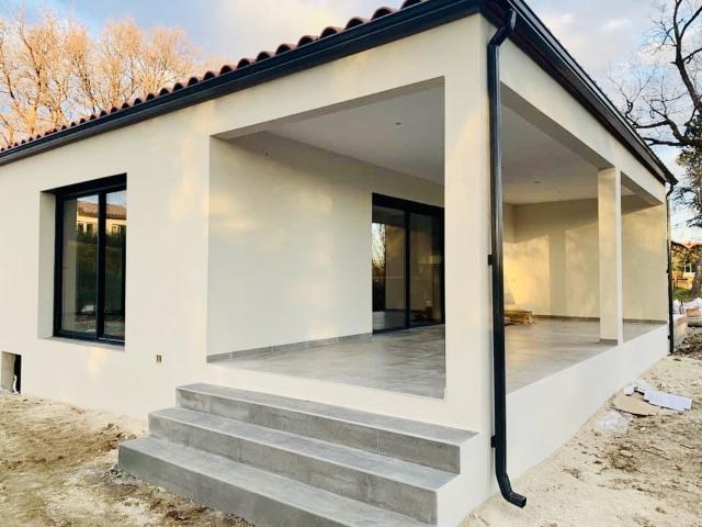 VILLA LUMINEUSE T4 DE PLAIN PIED EN 3 FACES