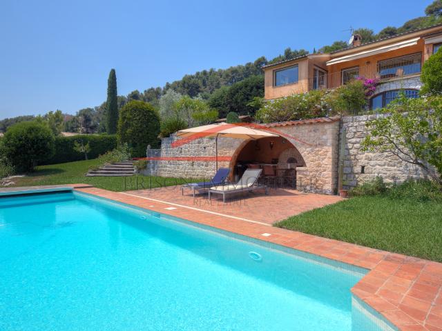 VILLA MAGNIFIQUE AVEC VUE À COUPER LE SOUFFLE LIMITROPHE SAINT PAUL DE VENCE