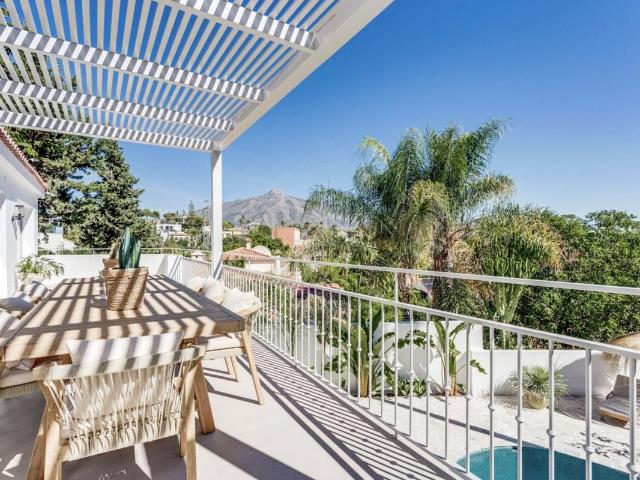 Villa, Marbella 233m² Nueva Andalucia