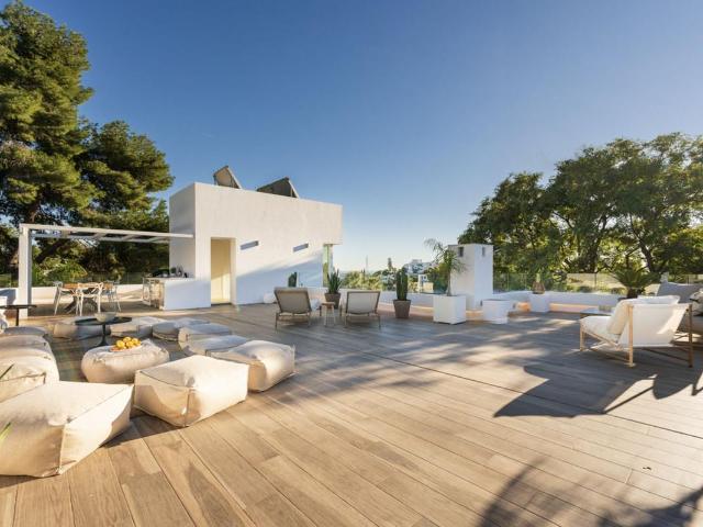 Villa, Marbella 310m² Nueva Andalucia