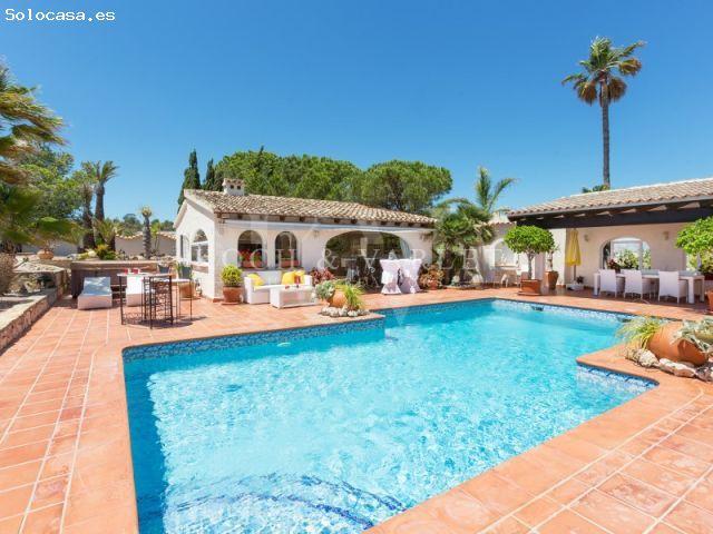 Villa Marisol Encanto tradicional con vistas infinitas