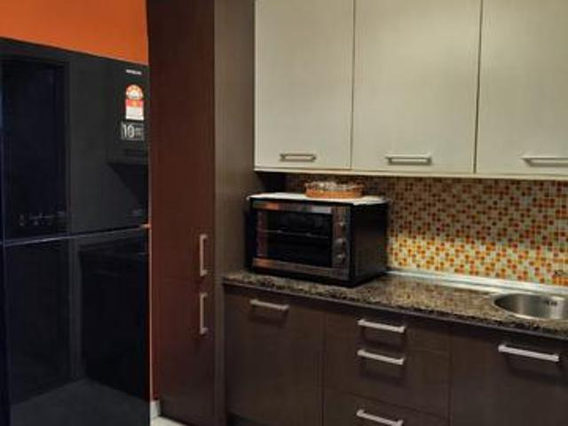 Villa Mas Sri Utama 3 storey newly painted town house off Jln Kuching