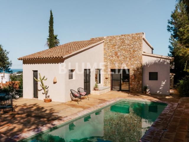 Villa mediterránea con privacidad y vistas al mar en venta e. 0m² Dénia