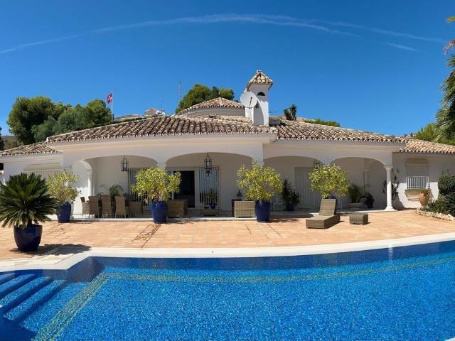 VILLA LUJOSA MEDITERRÁNEA