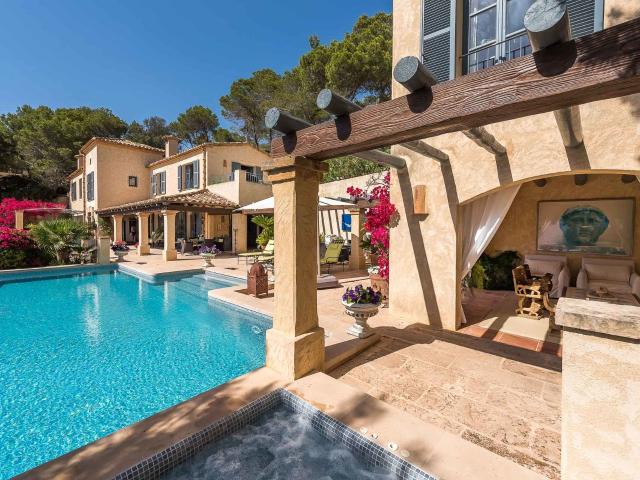 Villa Mediterránea en ubicación privilegiada con fantásticas vistas