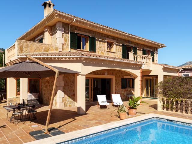 Villa mediterránea en zona residencial tranquila con vistas panorámicas al Galatzó