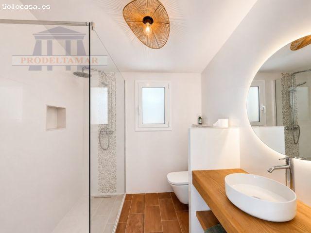 Villa Mediterránea Reformada con Piscina Privada y Vistas al Mar en LAmpolla