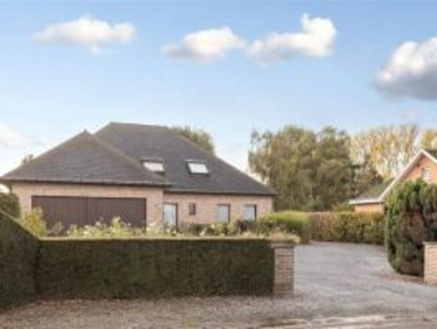Villa met 5 slpks met prachtige tuin en weiland