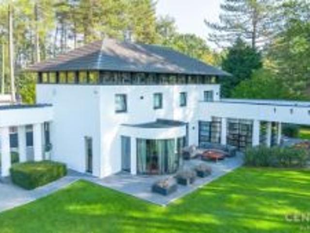 Villa met binnenzwembad en COMPLETE wellness op ca 2590m²