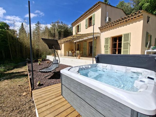 Villa meublé et jacuzzy sur 2000m2 de terrain