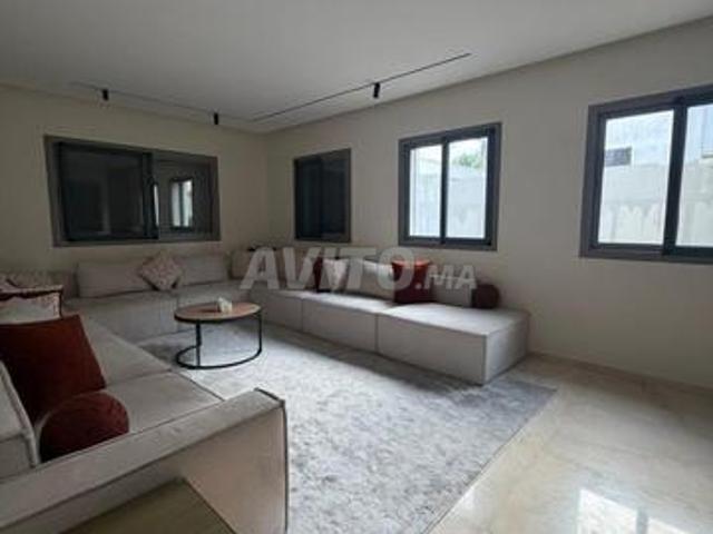 Villa meublée moderne à louer à Hay Riad 750 m²