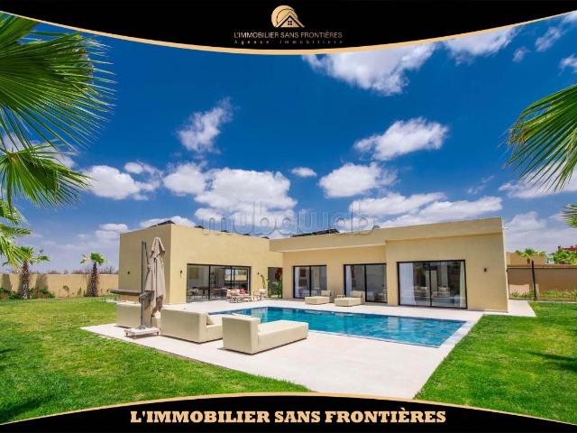 Villa meublée avec jardin et piscine privée à vendre sur la route d’Amizmiz Km 17