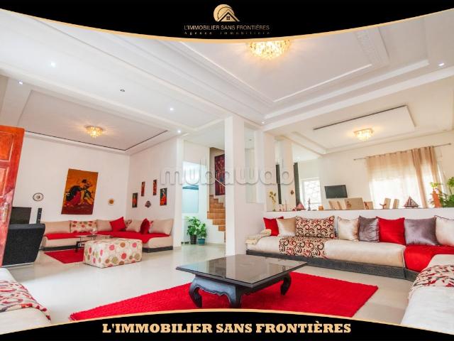 Villa meublée à louer à Les Portes de Marrakech, — Jardin privé — 230 m²