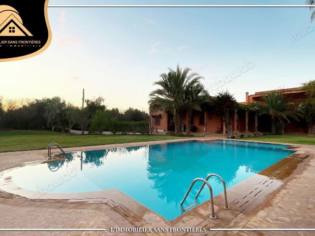 Villa meublée à vendre Route de l’Ourika, Marrakech – 1 hectare de terrain