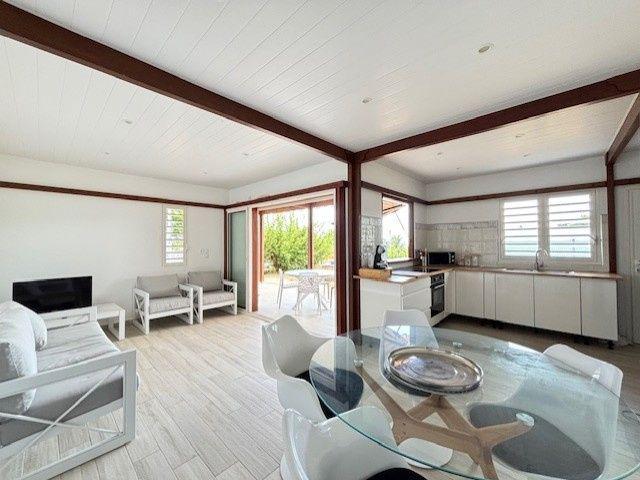 Villa meublée de 4 Pièces Sainte Rose LONGFORT IMMOBILIER