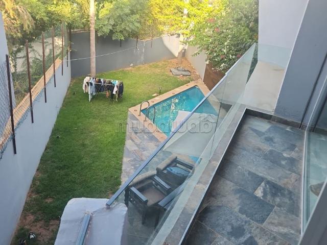 Villa meublée 3 chambres avec piscine à la Ville Verte