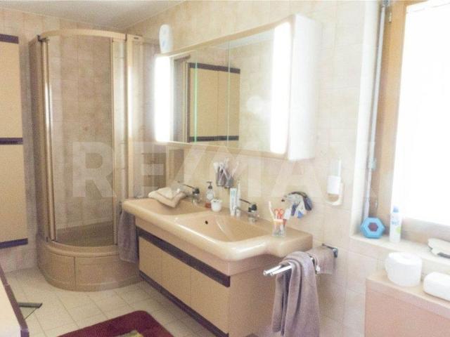 Villa mit 3 Wohnungen an Toplage! Dreamo. Ch