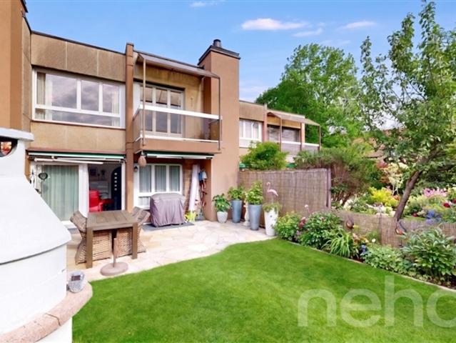 Villa mit Garten in Les Rochettes
