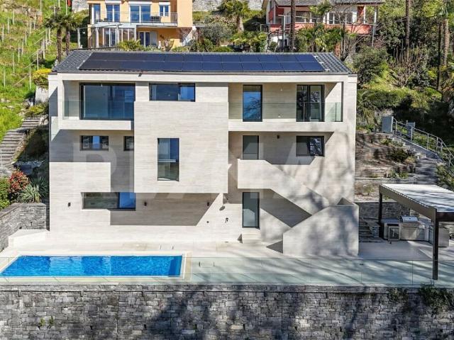 Villa mit Seeblick