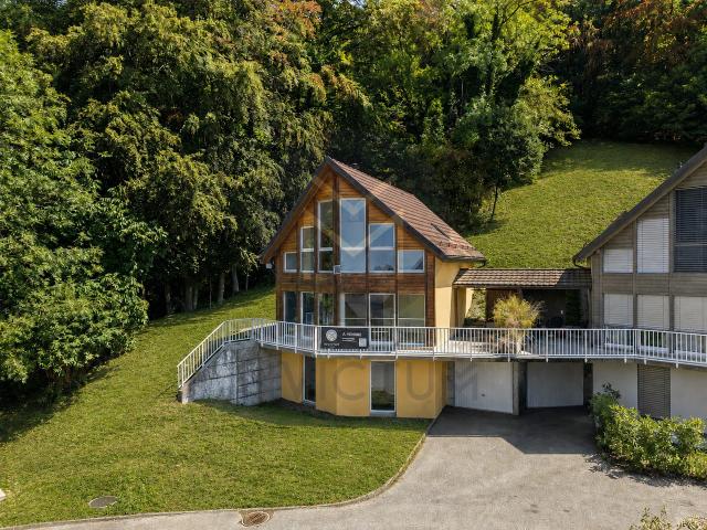 Villa mit Panoramablick – Eine Oase der Ruhe