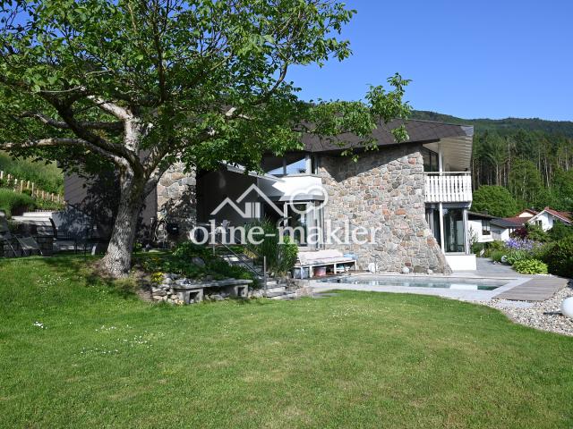 Villa mit traumhaftem Garten und renoviertem Außenpool Anzeige läuft vom 12.4.26 11.5.26