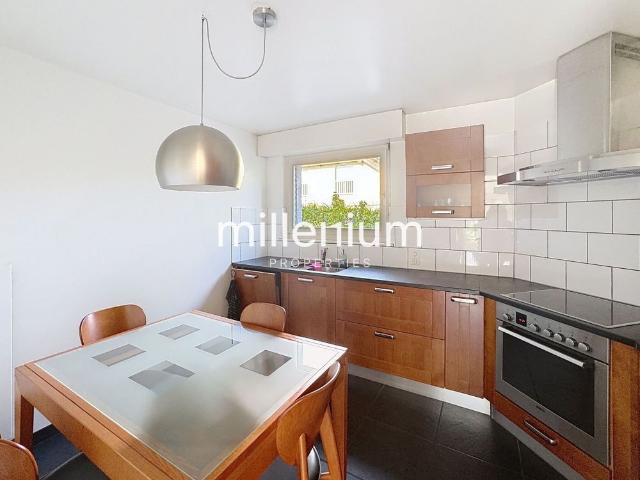 Villa mitoyenne avec piscine au cœur de Plan les Ouates