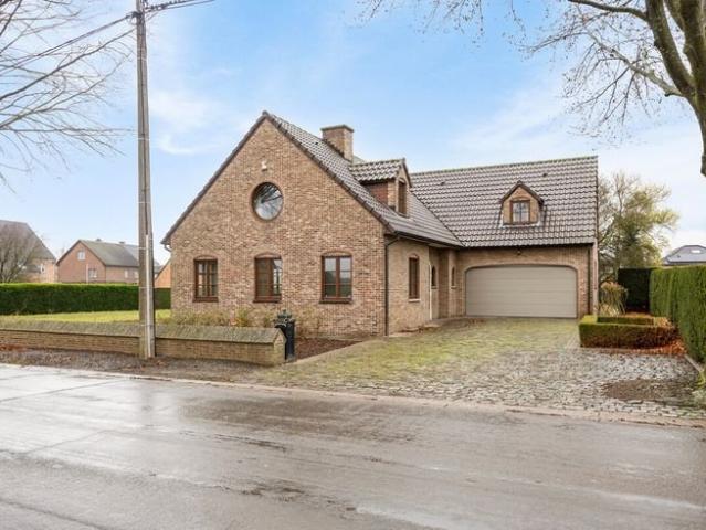 Villa, mooie ligging, klassieke afwerking, 3 4 slpk, dubb.