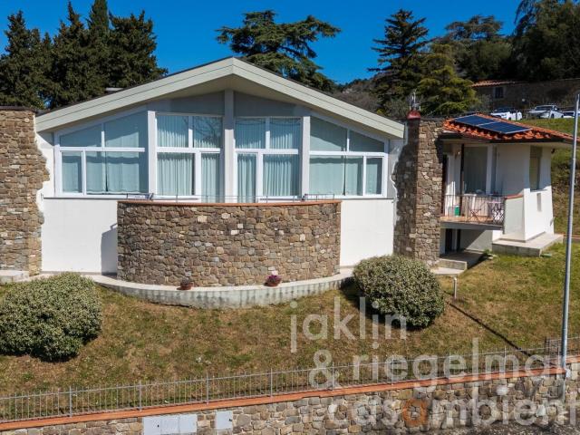 Villa moderna con vista panoramica nei pressi di Reggello 263m² Reggello
