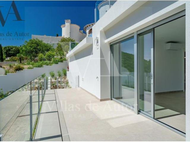 Villa moderna con vistas al mar y máxima eficiencia en Cumbre del Sol