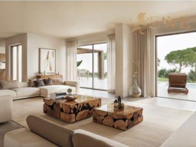 Villa moderna con vistas panorámicas al mar en Jávea