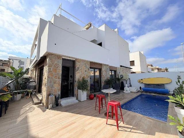 Villa moderna con piscina privada y solárium en Lomas de Cabo Roig, Orihuela Costa