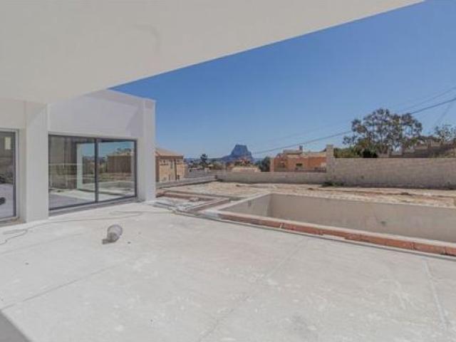 Villa moderna de nueva construcción en Calpe, con piscina privada y fantásticas vistas al mar y al P