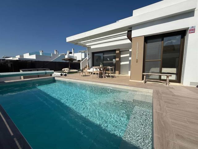 Villa moderna de reventa en Vistabella Golf 13m² Orihuela