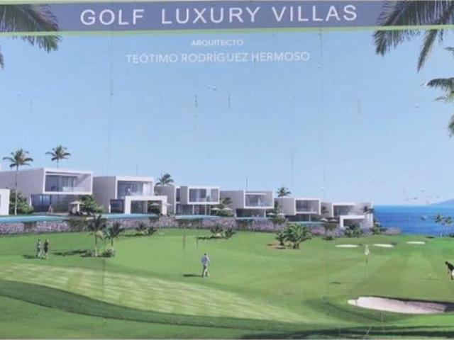 Villa moderna en el campo de golf con vistas al mar
