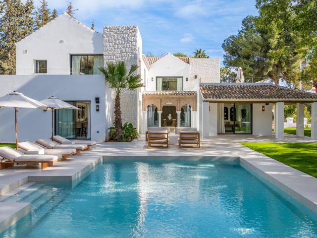 Villa Moderna Refinada con Spa, Cine y Gimnasio en Las Brisa. 1089m² Marbella