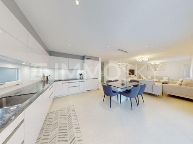 Villa moderne aux volumes rares !