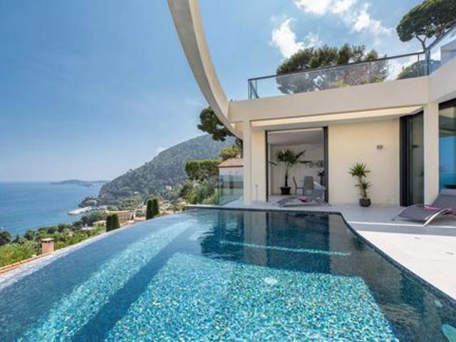 Villa moderne avec 5 chambres, vue mer, piscine