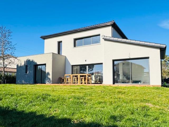 Villa moderne avec superbe vue
