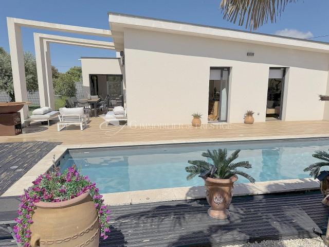 Villa moderne avec piscine autonome en électricité 130m² Mazan