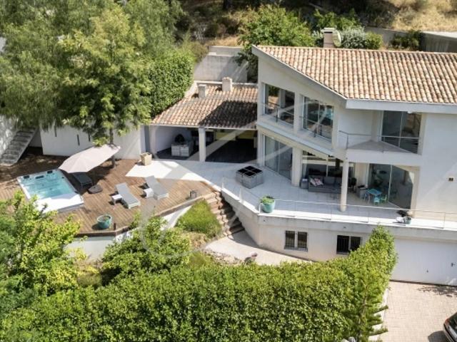 Villa moderne avec vue mer – Calme absolu à 10 minutes de Monaco
