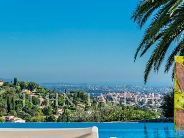 Villa moderne avec vue mer et montagnes