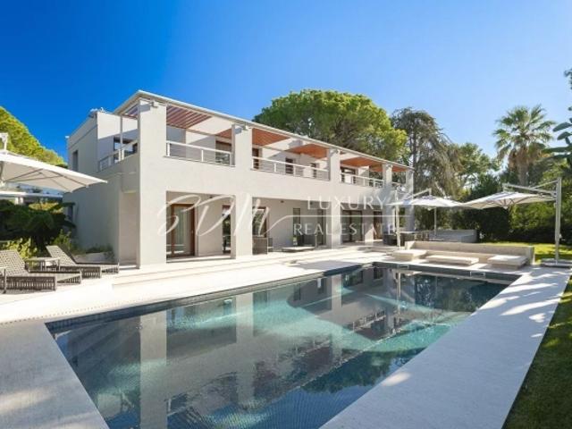 VILLA MODERNE AVEC VUE D'EXCEPTION