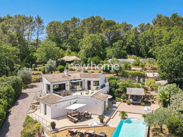 Villa moderne avec vue panoramique