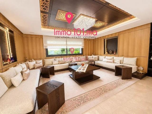 Villa moderne à vendre à Souissi