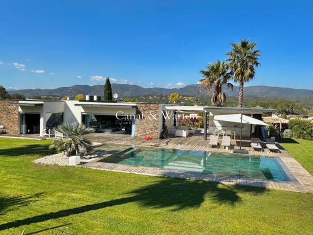 VILLA MODERNE VUE PANORAMIQUE