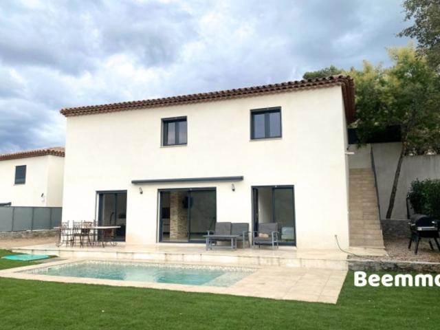 Villa moderne 4 pièces avec jardin, piscine et garage