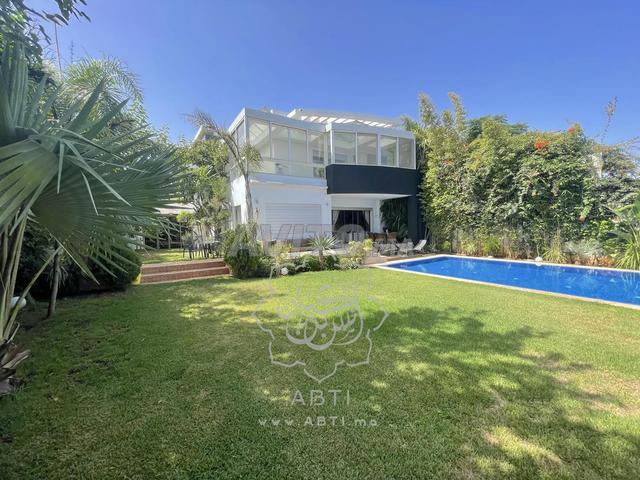 Villa moderne 660m² piscine résidence à Bouskoura